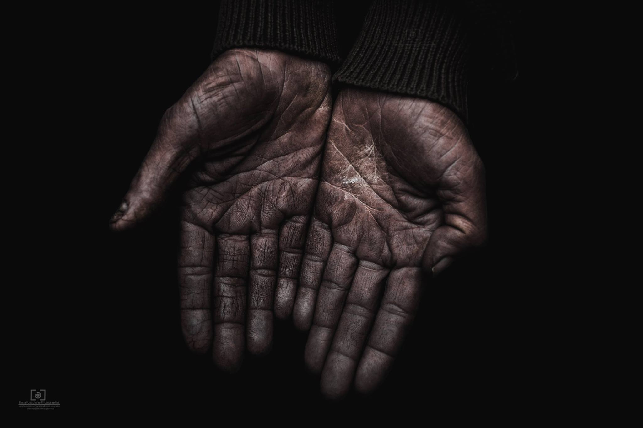 Empty Hand Photography - Minimalistic Beauty